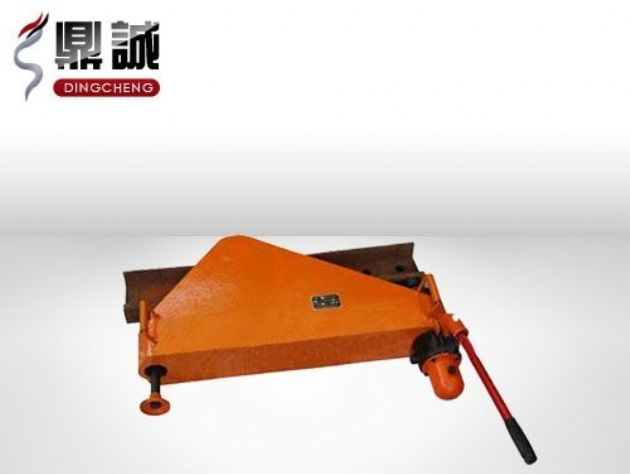 點擊查看詳細信息<br>標(biāo)題：垂直液壓彎軌機 閱讀次數(shù)：4508